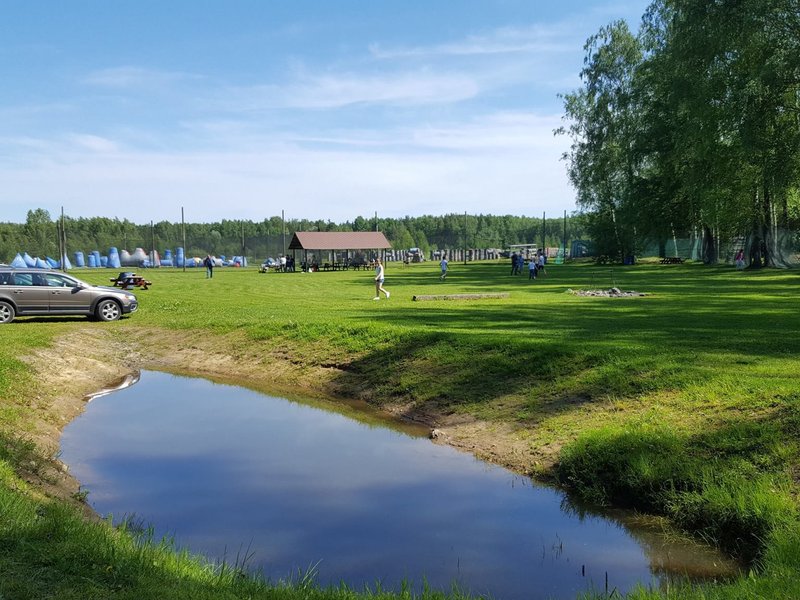 PIF PAF peintbola parka dīķis un pļaviņa